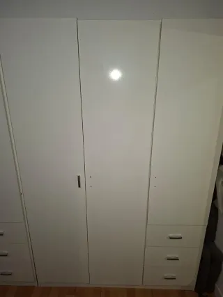 Se venden 2 Armario de 3 puertas blancos