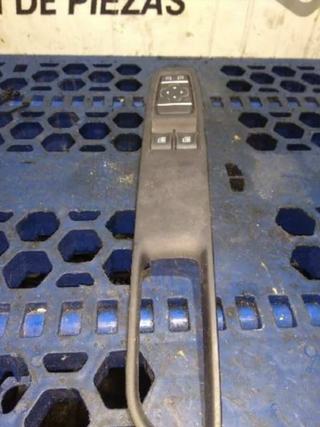 MANDO ELEVALUNAS DELANTERO IZQUIERDO RENAULT