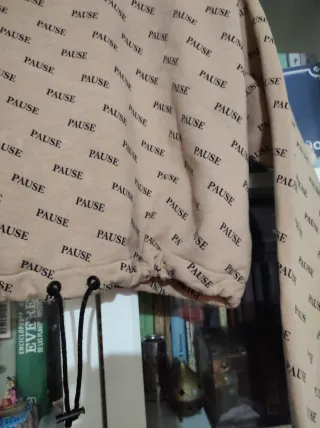 Lote 4 prendas Bershka: 3 sudaderas y 1 jersey