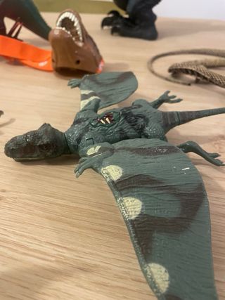 Lote de dinosaurios de juguete