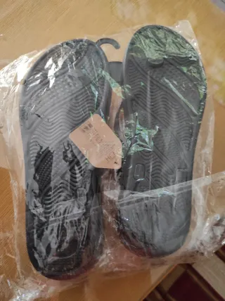 Chanclas RUSCHY T.41 rayas negras y blancas