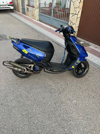 Aprilia Sonic Azul