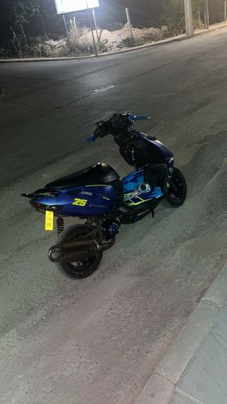 Aprilia Sonic Azul