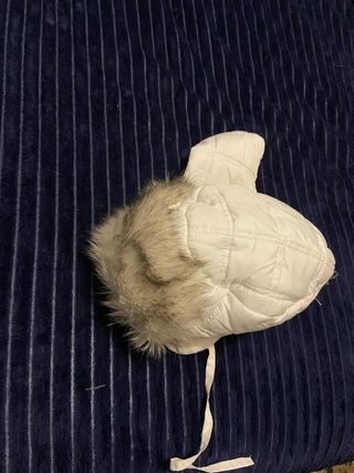 Gorro de nieve con orejeras