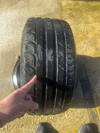 Neumáticos 235/35 R19