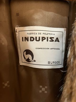 Abrigo de piel marrón