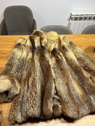 Abrigo de piel marrón