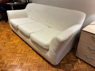 Divano bianco IKEA a tre posti con fodera lavabile