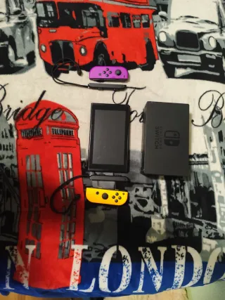 Nintendo Switch con accesorios + juego