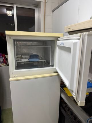 Frigorífico y congelador Whirlpool blanco