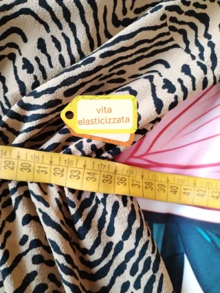 Abito fantasia zebrata beige e nero