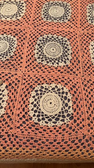 Colcha ganchillo rosa y blanco