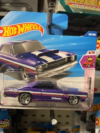 Hotwheels 68 Dodge Dart Morado