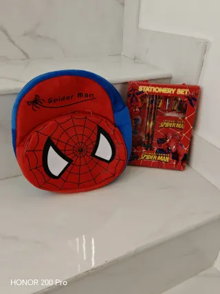 Zainetto Spiderman con set cancelleria