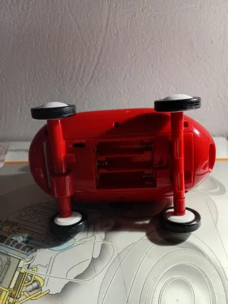 Coche de juguete con muñeco Pocoyo