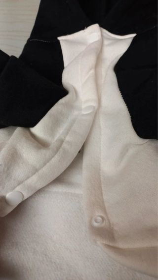 Felpa calda New York bianca e nera per cani