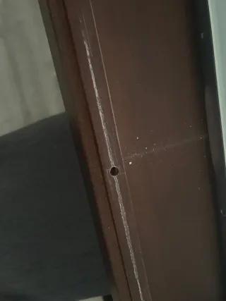 Mesa de comedor de cristal y madera