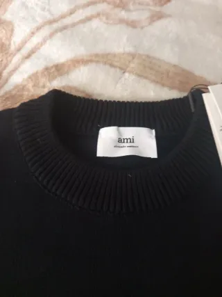 Jersey Ami Paris Negro Corazón Rojo