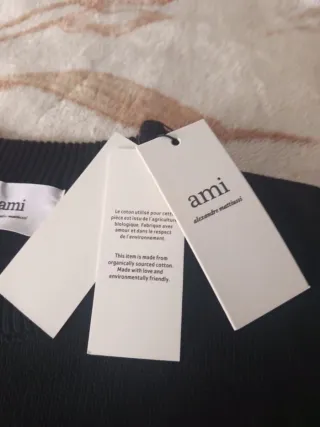 Jersey Ami Paris Negro Corazón Rojo