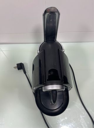 Cafetera Krups Nespresso Negra + caja COMO NUEVA