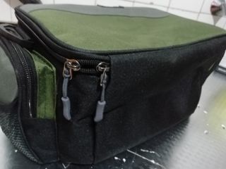 Mochila de pesca negra y verde oliva