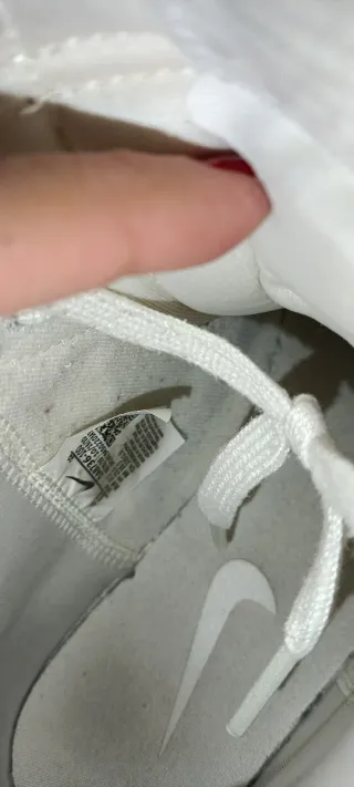 Zapatillas Nike Blancas y Beige