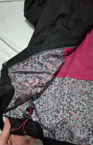 Chaqueta Impermeable Quechua 2XL Negra y Rosa