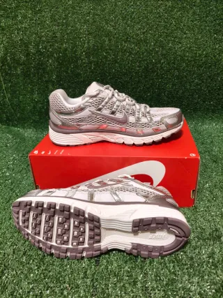 Nike P-6000 Plata y Blanco