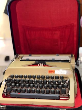 Máquina de escribir Erika vintage 1950-1970