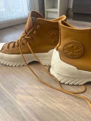 Botas Converse Mostaza y Blancas