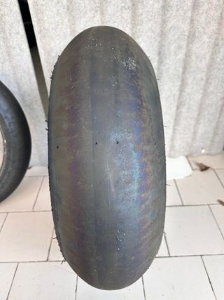 Pneus Dunlop D212 Slic 200/55/17 e 120/70/17