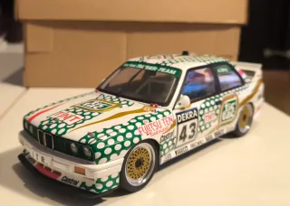 Maqueta Autoart 1:18 BMW M3 E30