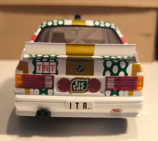 Maqueta Autoart 1:18 BMW M3 E30