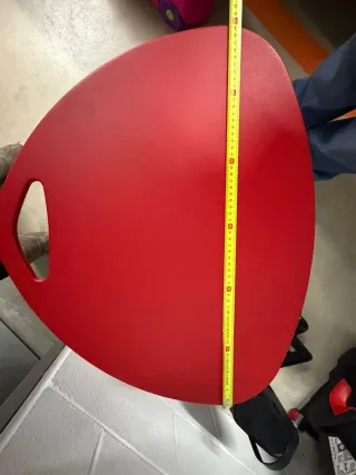 Mesa auxiliar roja Ikea