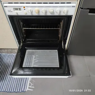 Placa vitrocerámica y horno