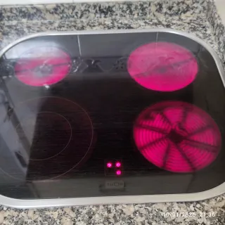 Placa vitrocerámica y horno