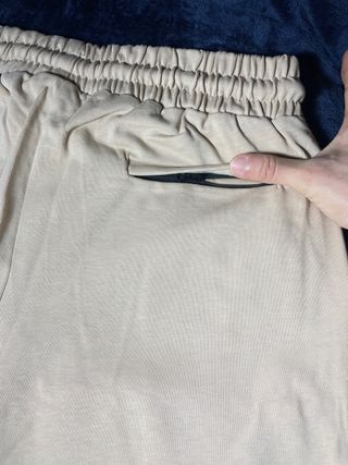 Conjunto Prada Camiseta y Pantalón Corto Beige