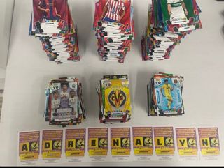 ADRENALYN XL 25/26 lote 300 cromos sin repetir