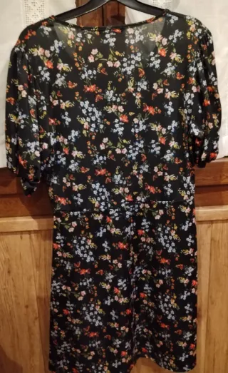 Vestido negro estampado flores Inside