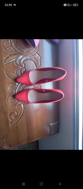 Zapatos de tacón rojos