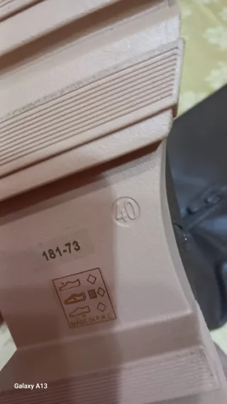 Stivali marroni con suola carrarmato nuovi inscato