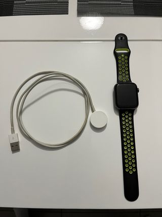 Apple Watch Nike Series 4 Nero/Verde