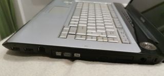 Ordenador Portátil Toshiba Satellite. Muy cuidado.