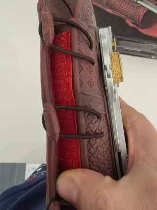 Guante Assassin's Creed UbiCollectibles