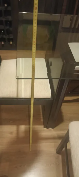 Mesa de cristal y metal para salón