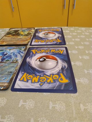 4 carte Pokémon grandi