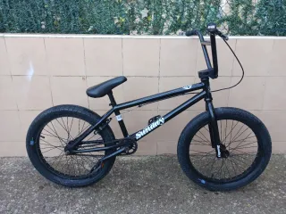 Bicicleta BMX Sunday Negra