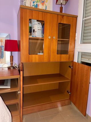 Mueble de salón madera y cristal