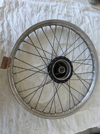 LLANTA DELANTERA COMPLETA ORIGINAL DERBI RD2