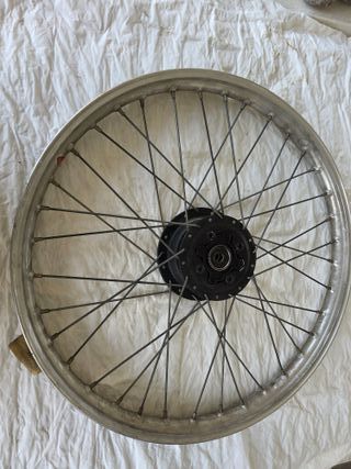 LLANTA DELANTERA COMPLETA ORIGINAL DERBI RD2